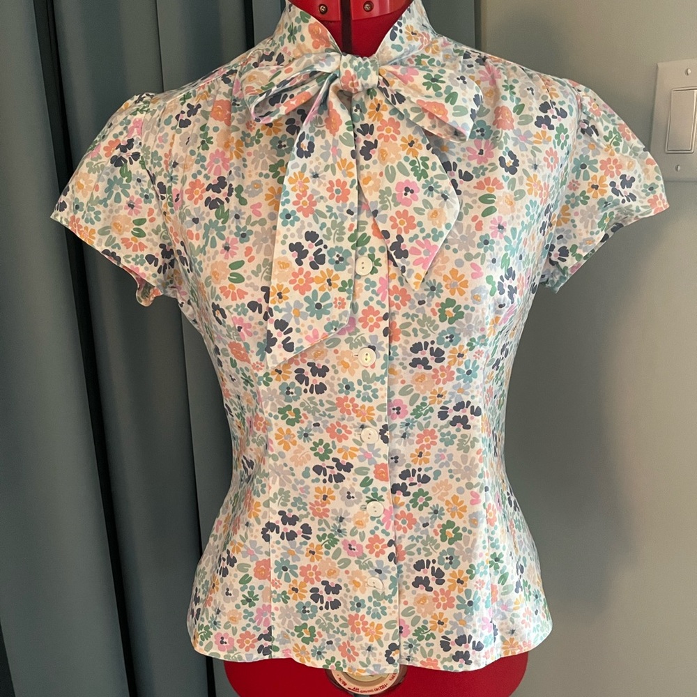 Heart of Haute “Estelle” Blouse, Spring Flowers